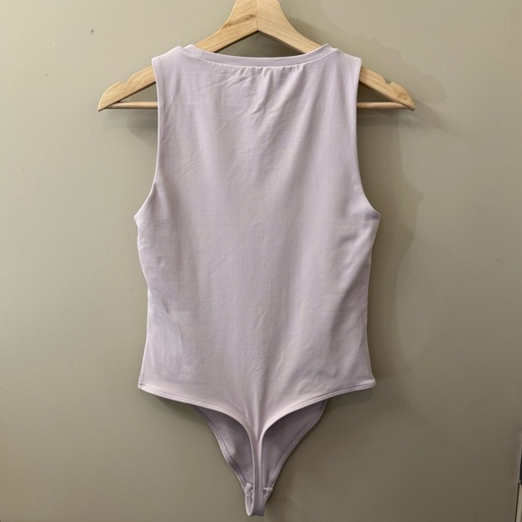 Babaton Aritzia Contour Muscle Bodysuit Sleeveless Bodysuit size medium - Picture 6 of 9